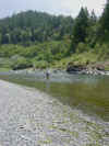 Joe fishing on the Rogue river.jpg (104505 bytes)